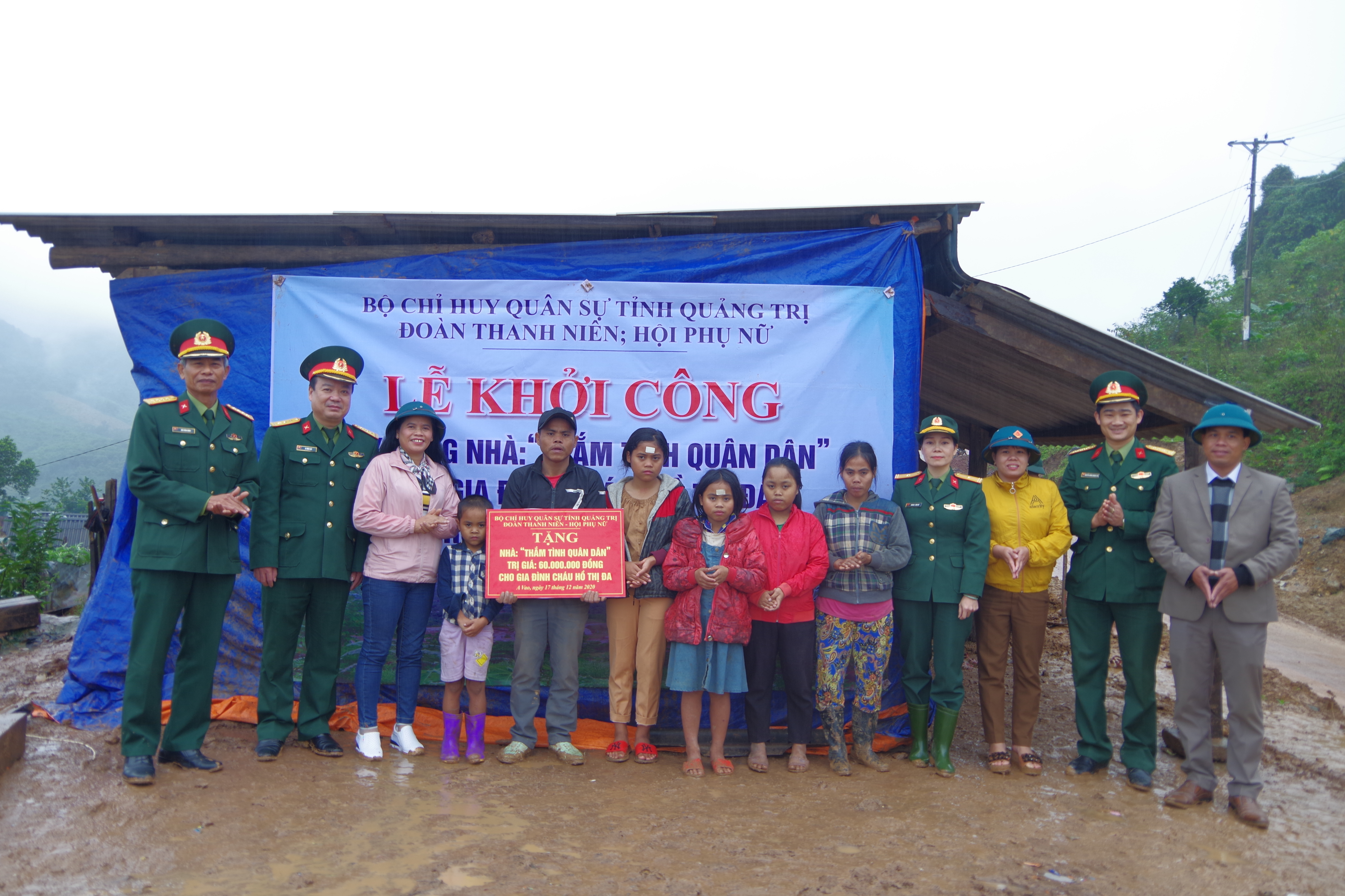 Ấm lòng người dân A Vao