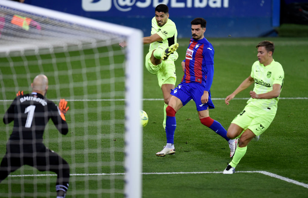 Thắng nhọc Eibar, Atletico xây chắc ngôi đầu La Liga