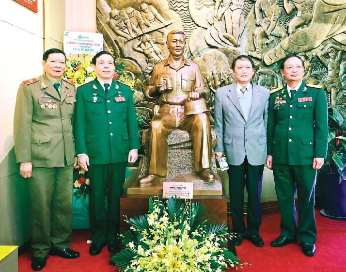 Tâm huyết của người anh hùng

