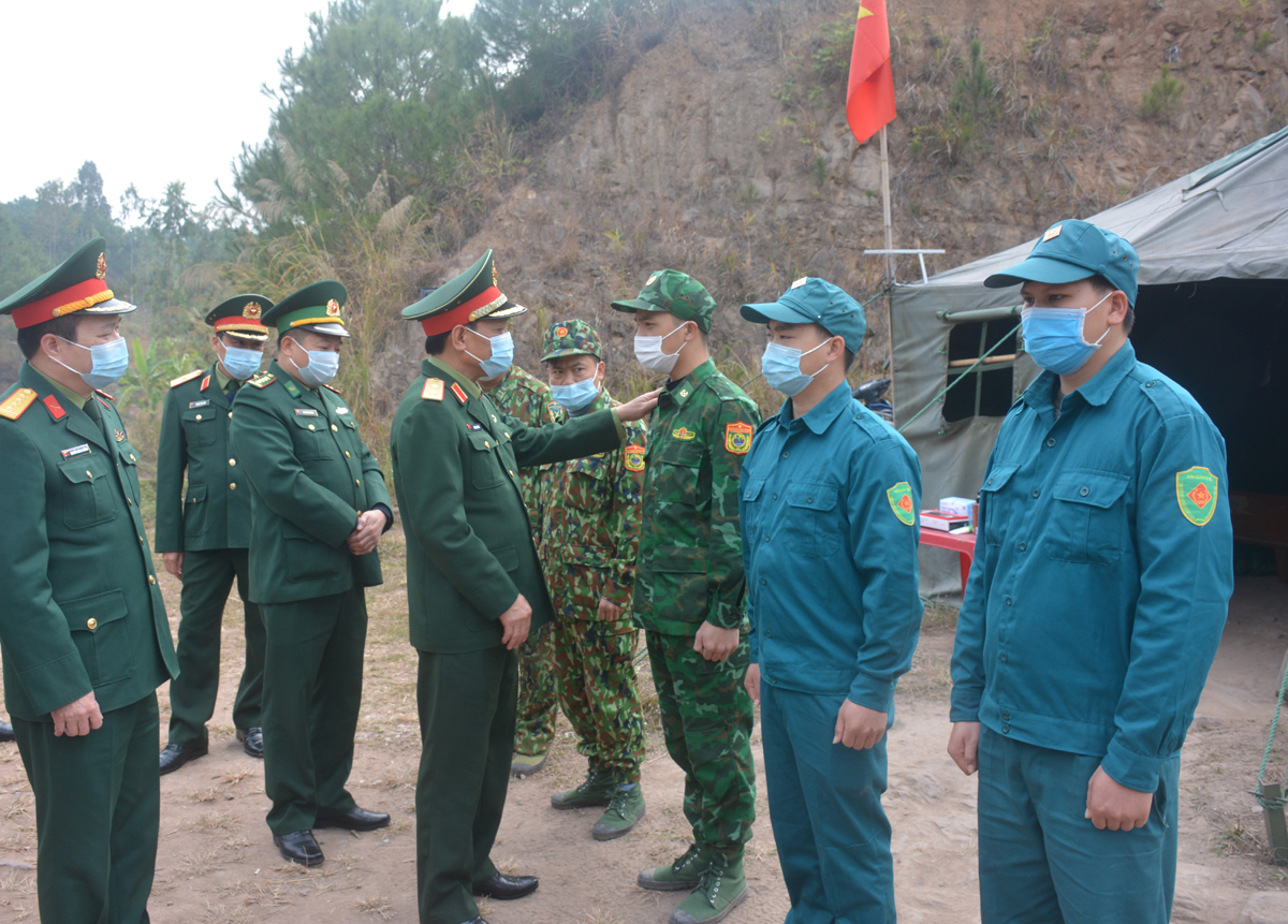 Đoàn công tác Bộ Tổng Tham mưu kiểm tra, chúc tết một số đơn vị trên địa bàn tỉnh Lạng Sơn