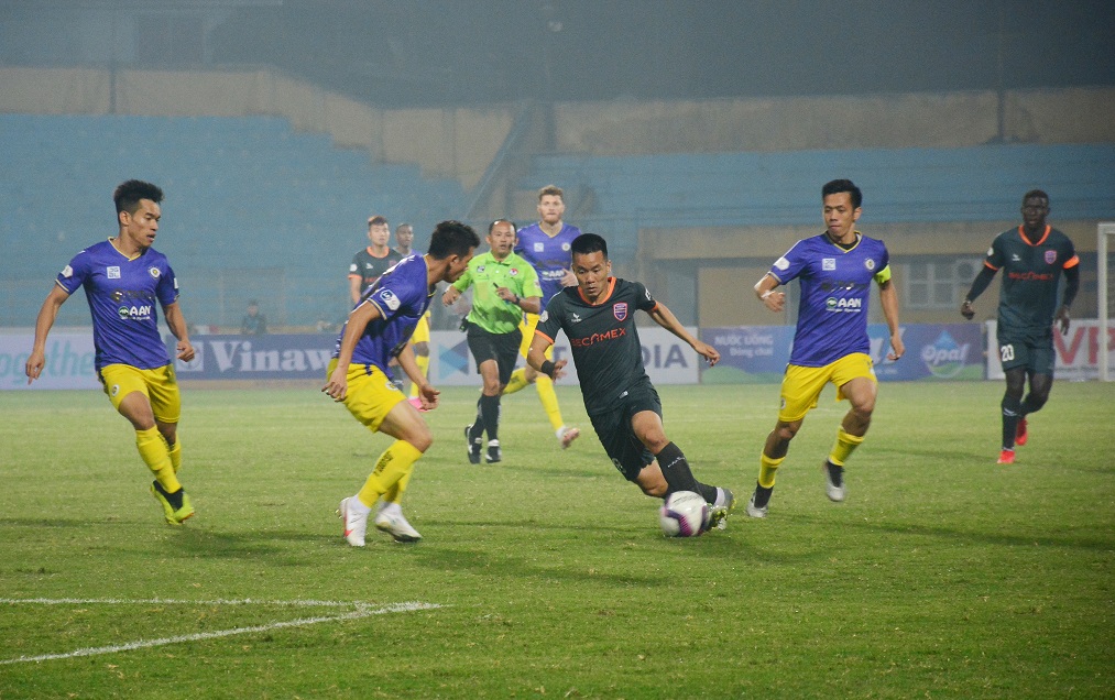 Becamex Bình Dương thắng ngược Hà Nội FC

