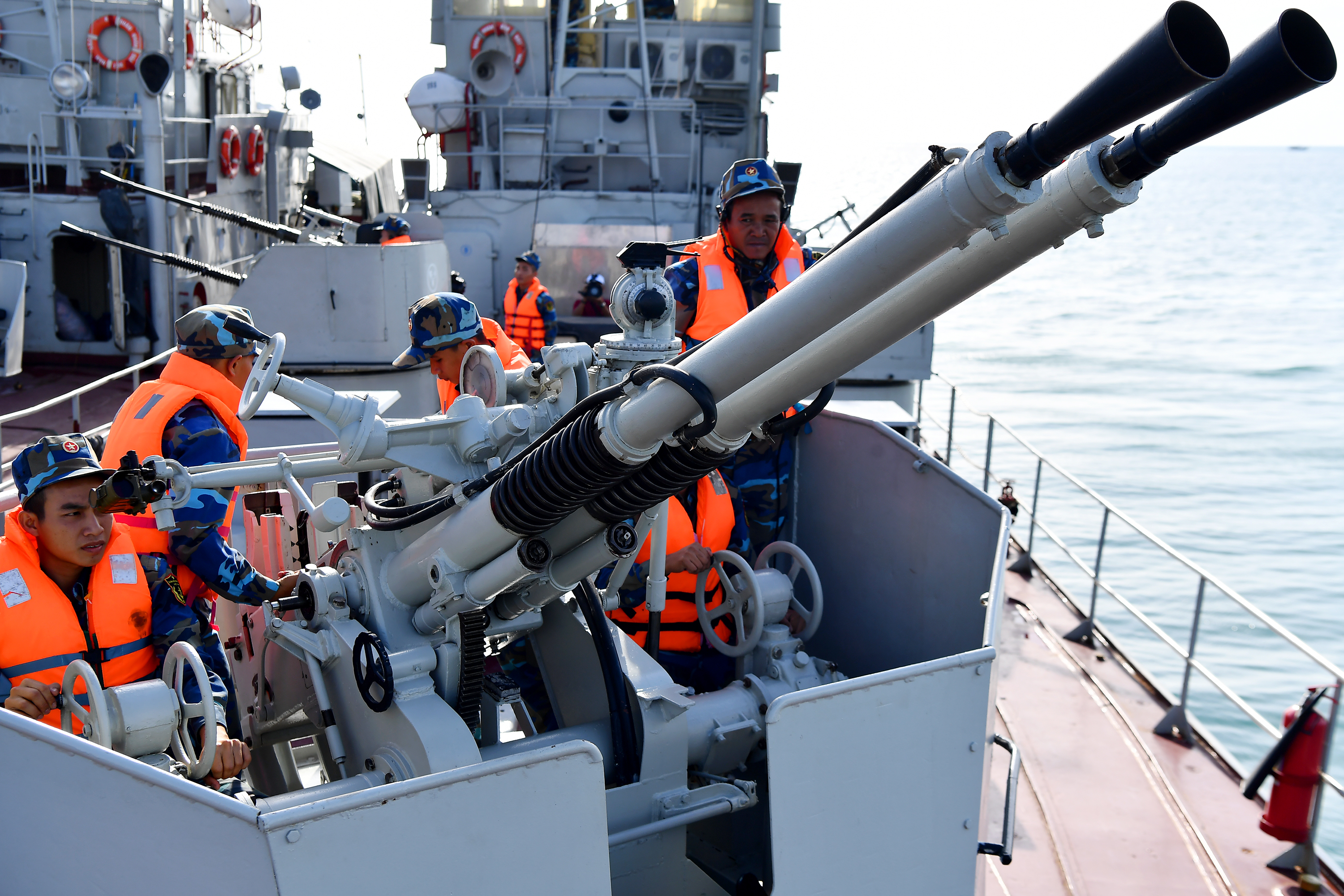 Quyết tâm bảo vệ vững chắc chủ quyền Tổ quốc