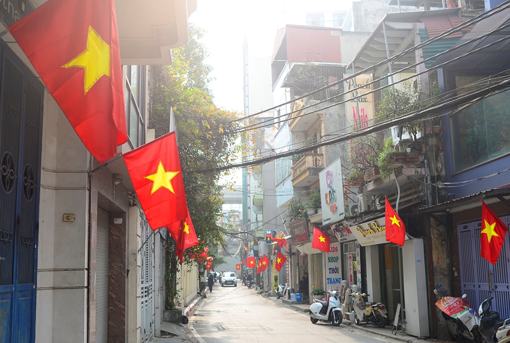 Không khí vui tươi, phấn khởi chào mừng đại hội lan tỏa khắp các ngõ nhỏ ở Thủ đô Hà Nội.
