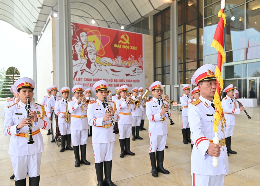 Đoàn nghi lễ Quân đội tập luyện phục vụ đại hội.