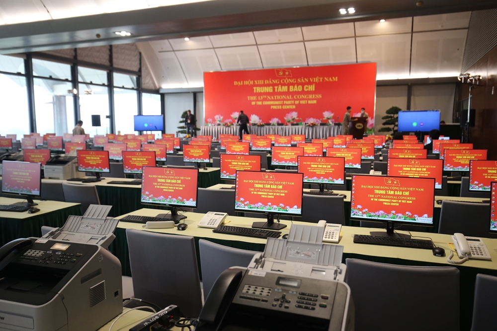 Trung tâm báo chí với nhiều trang thiết bị, máy móc hiện đại và đường truyền internet tốc độ cao sẵn sàng đáp ứng nhu cầu của gần 500 nhà báo tham gia đưa tin về đại hội.