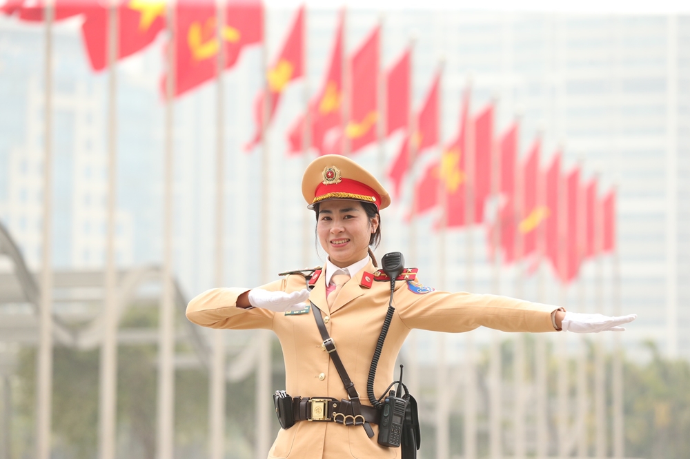 Điều tiết giao thông phục vụ đại hội.