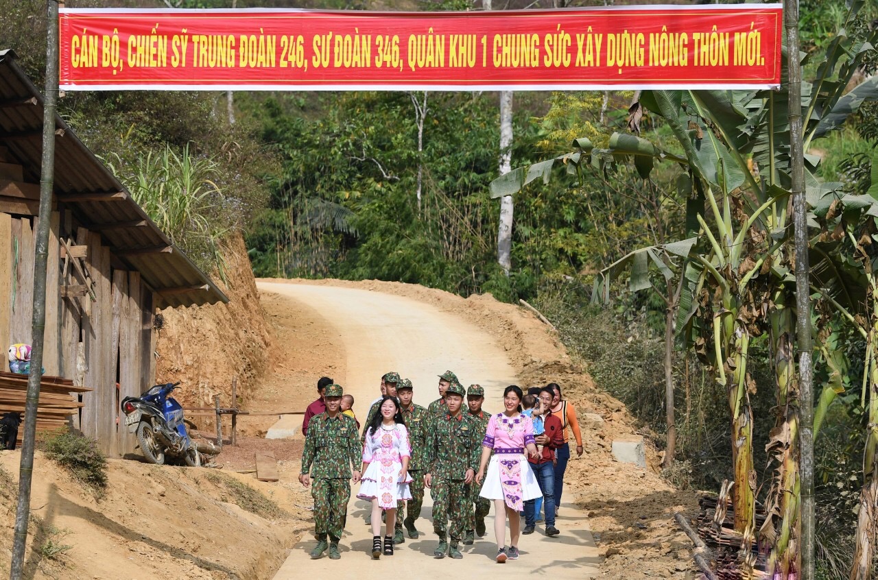 Xuân về sớm trên bản Cốc Slông