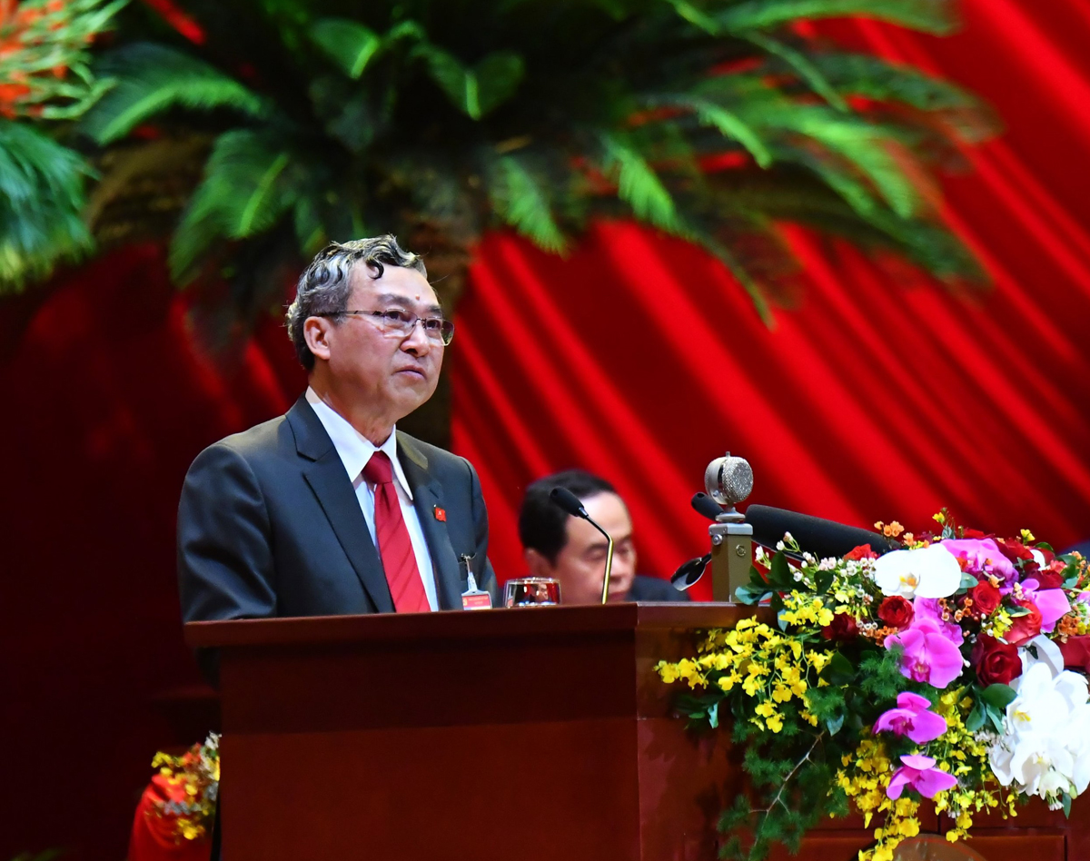 Làm nghiêm từ trên xuống, không có 