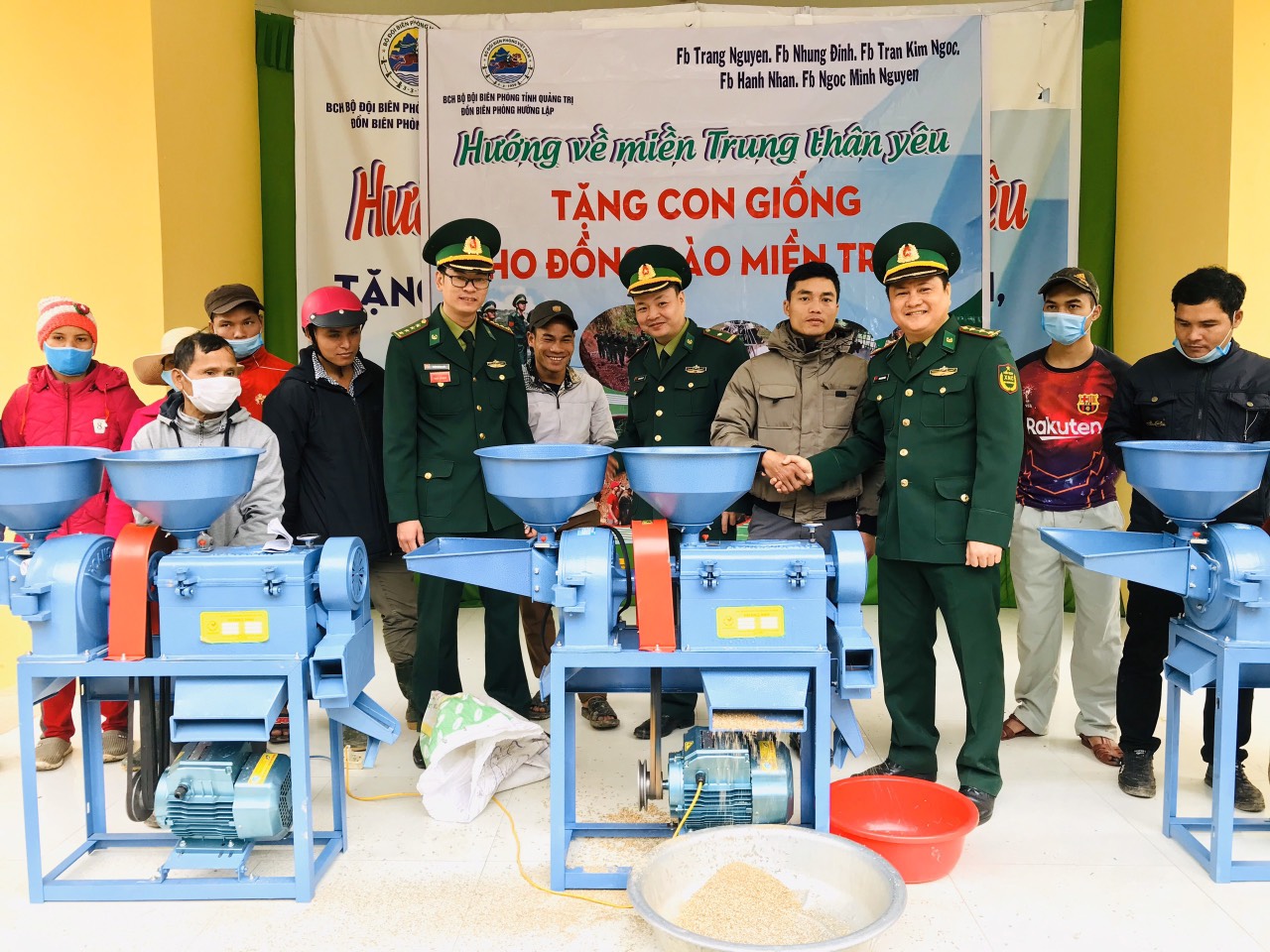 Ấm lòng dân vùng lũ biên cương

