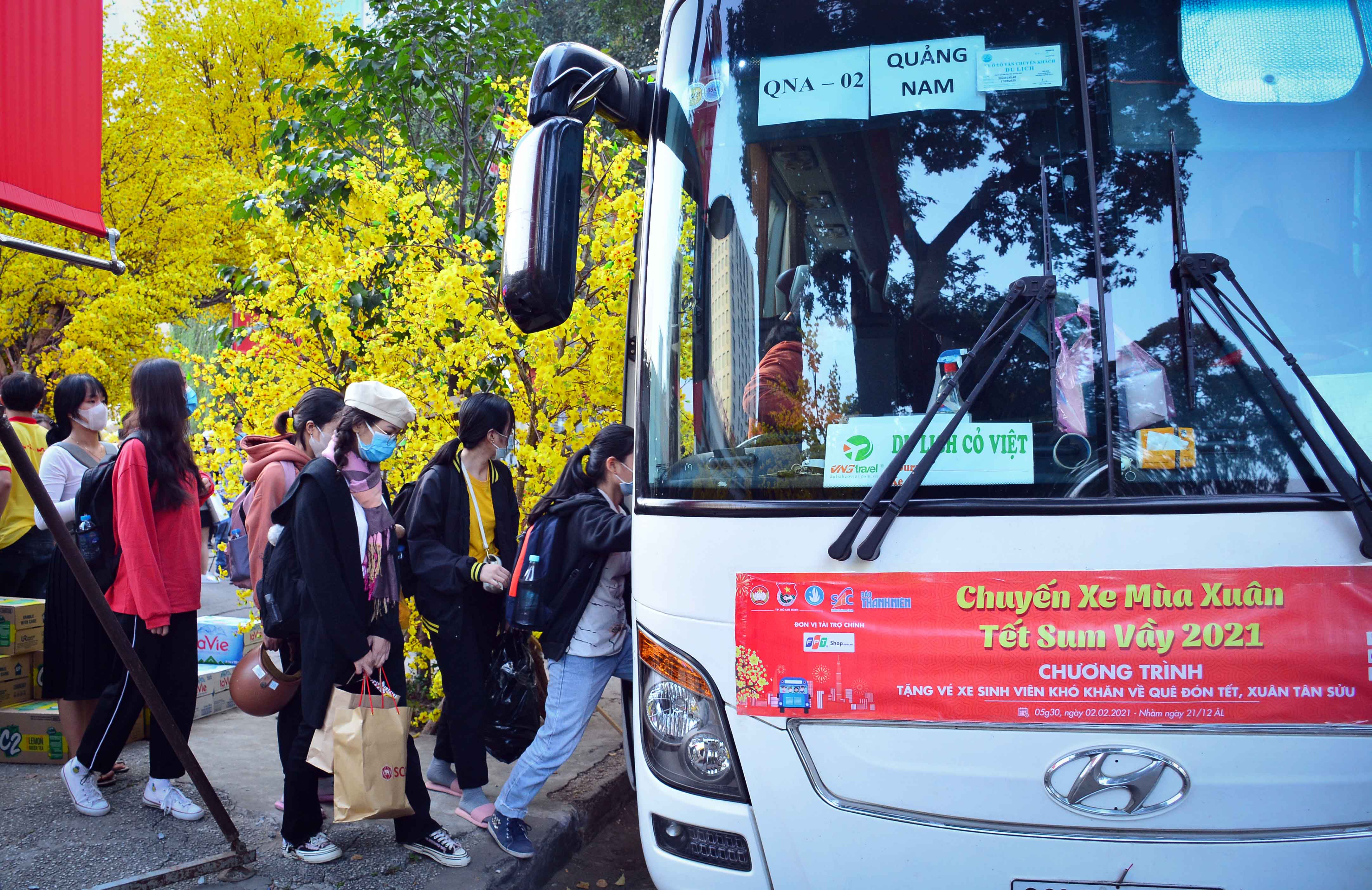 Hơn 3.800 sinh viên, người lao động về Tết trong “Chuyến xe mùa xuân – Tết sum vầy”