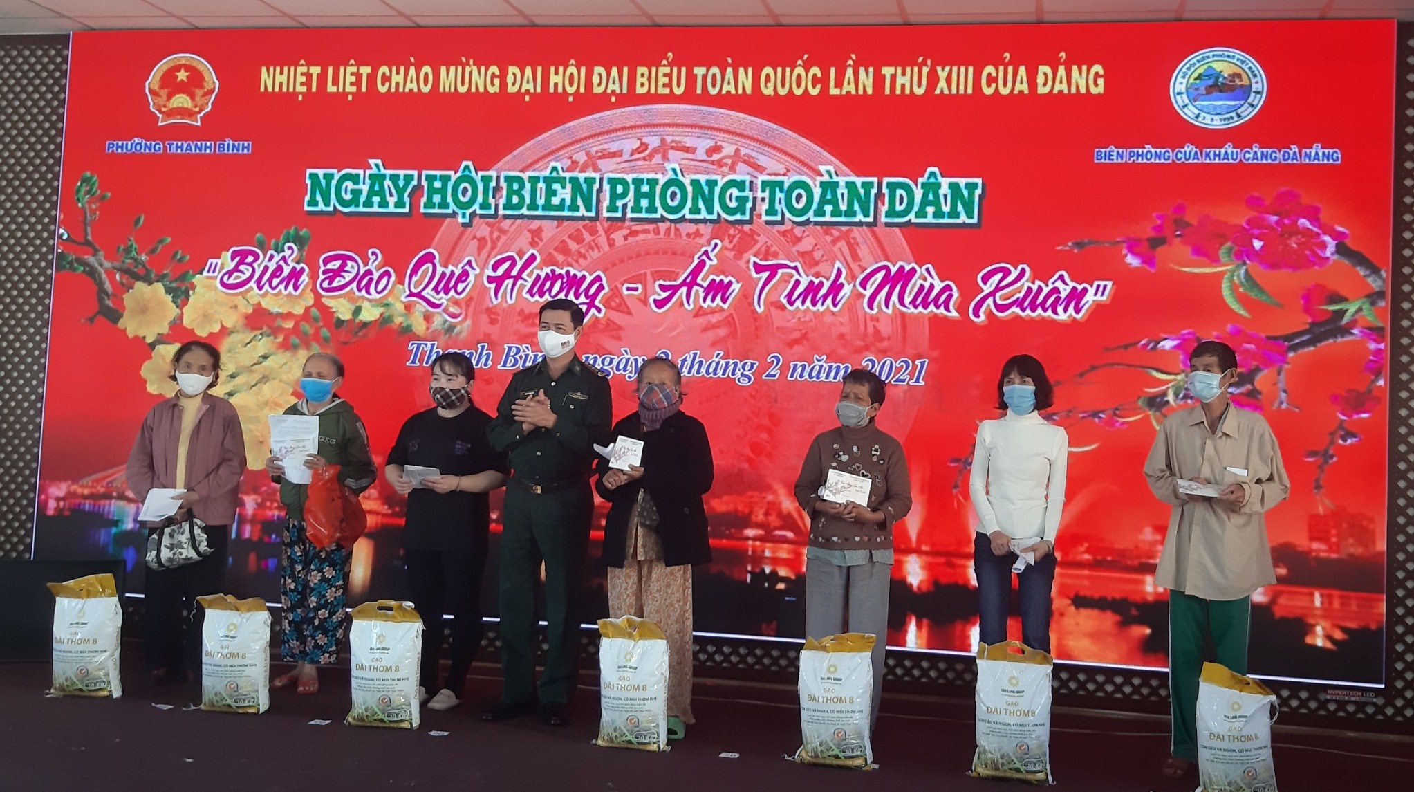 Ấm áp chương trình “Biển đảo quê hương - Ấm tình mùa Xuân”