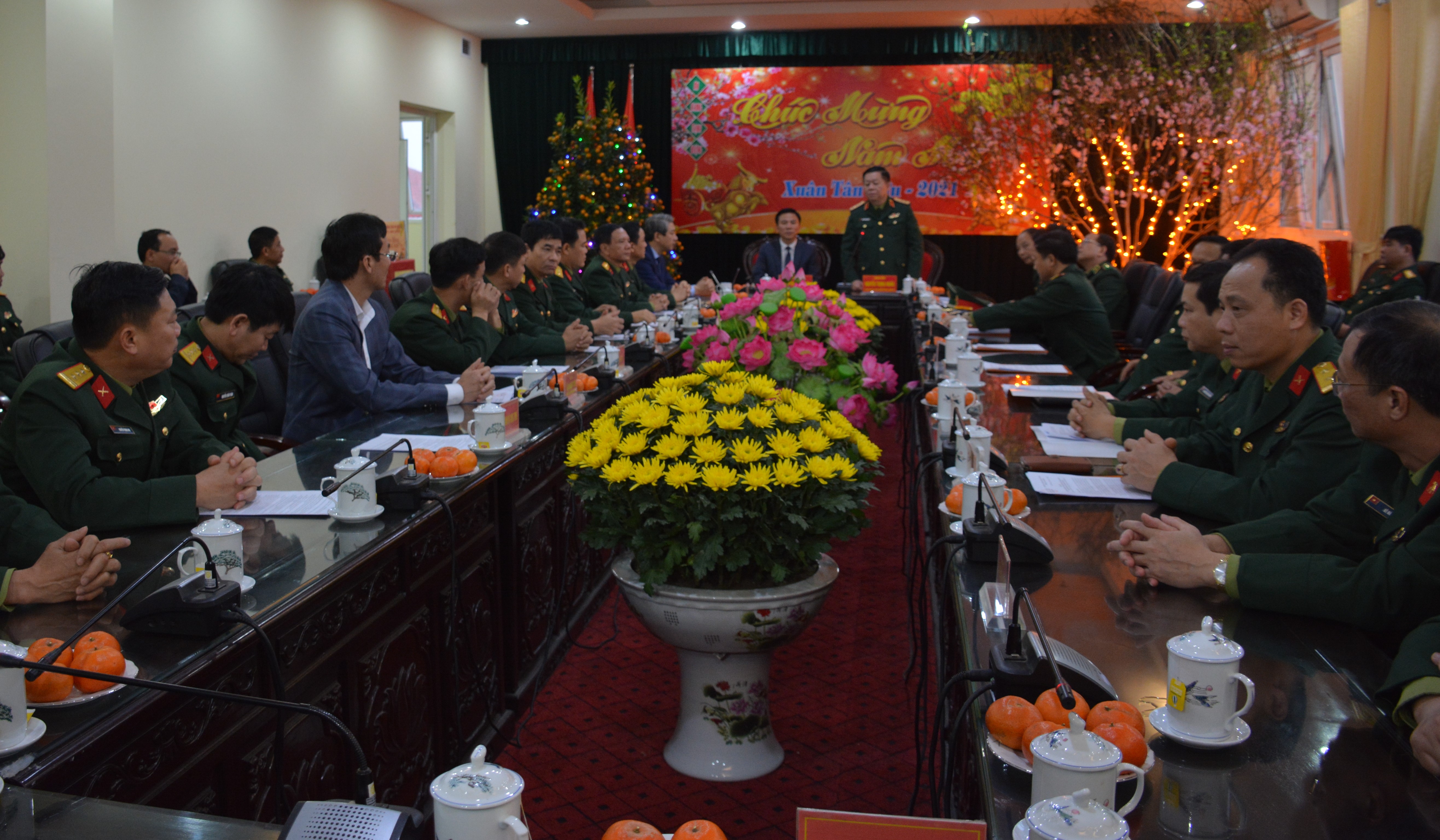 Thượng tướng Nguyễn Trọng Nghĩa thăm, chúc Tết cán bộ, chiến sĩ Bộ CHQS tỉnh Thanh Hóa