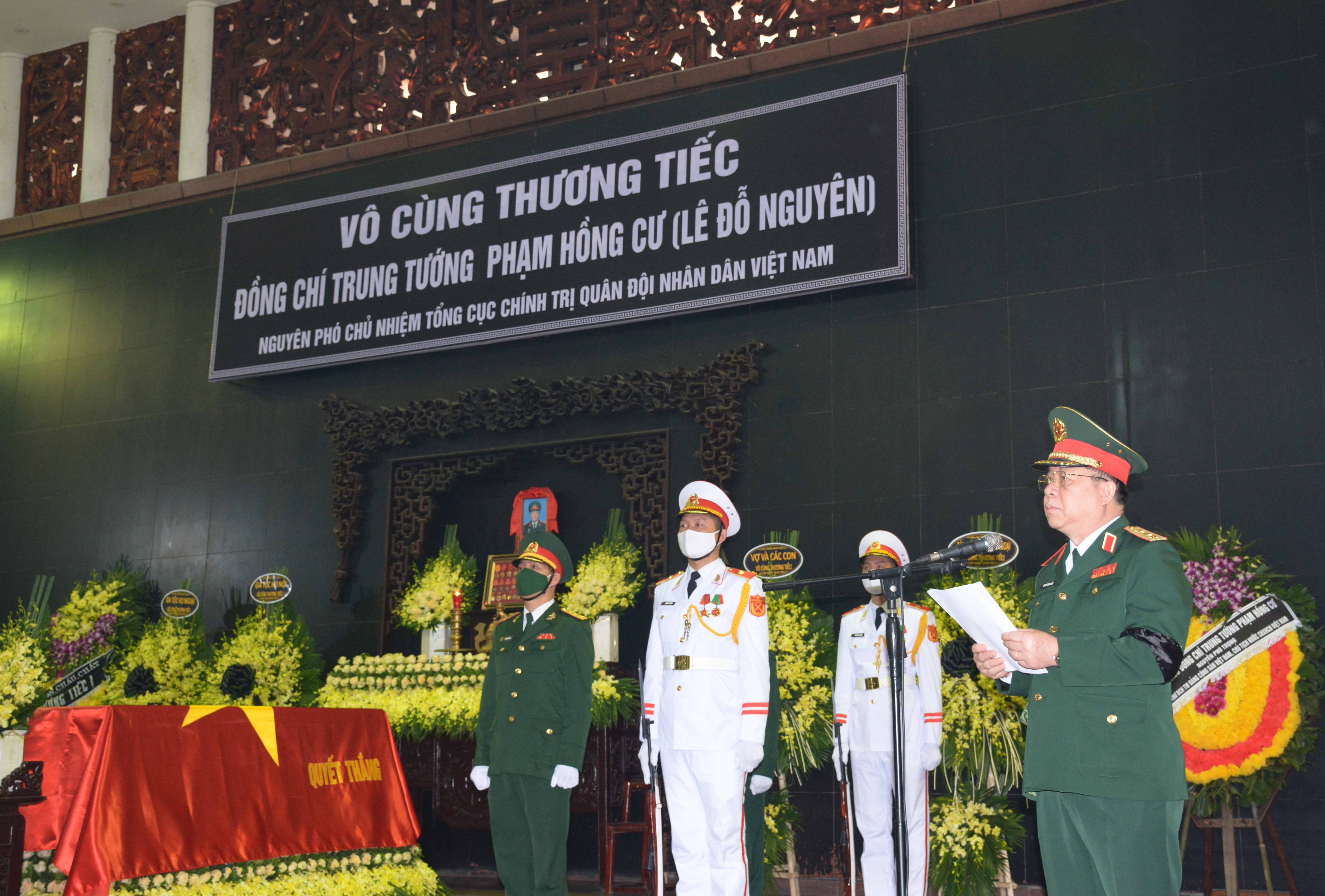 Cử hành trọng thể lễ tang Trung tướng Phạm Hồng Cư