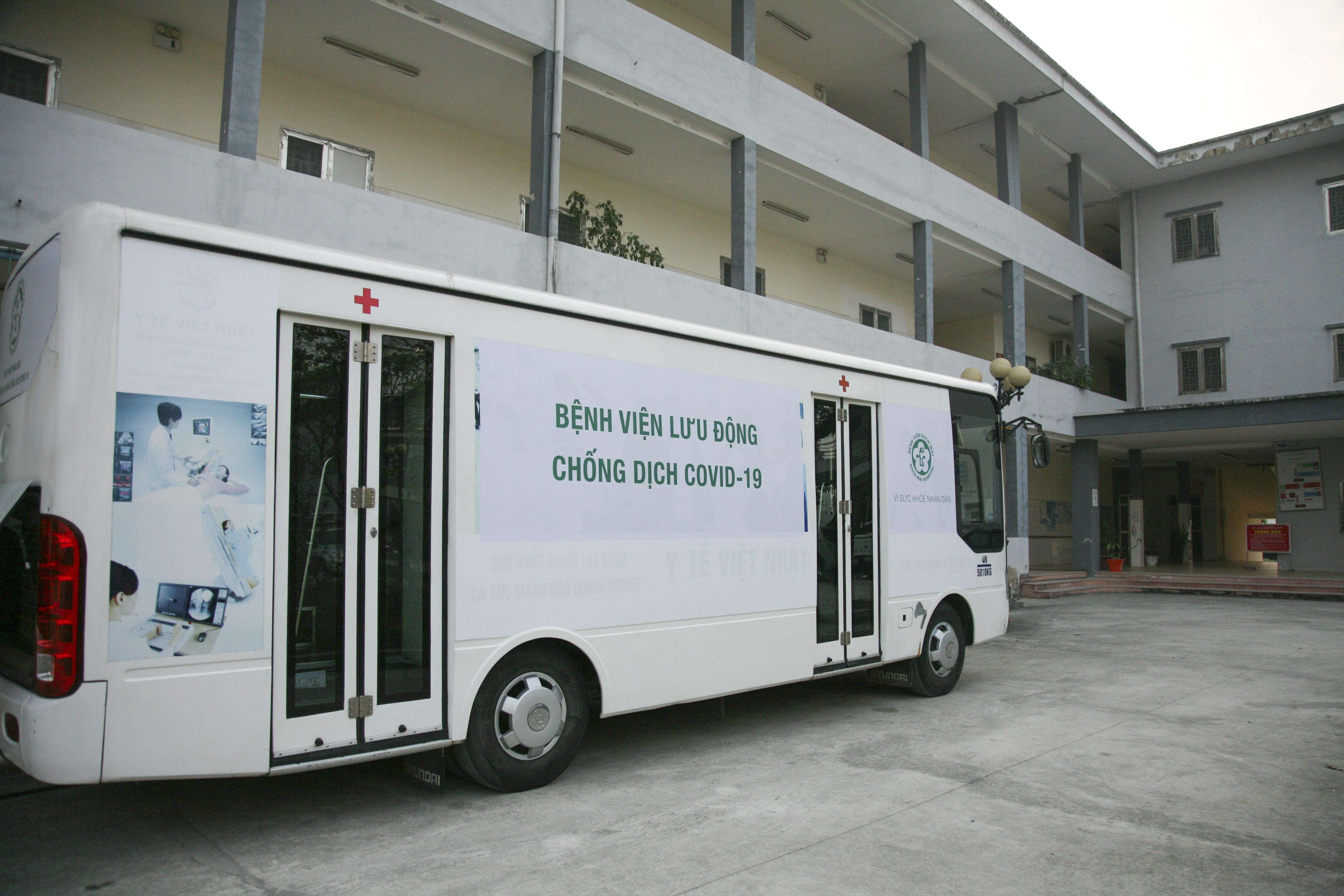 Xe chuyên dụng của Bệnh viện Bạch Mai đã có mặt tại Điện Biên.