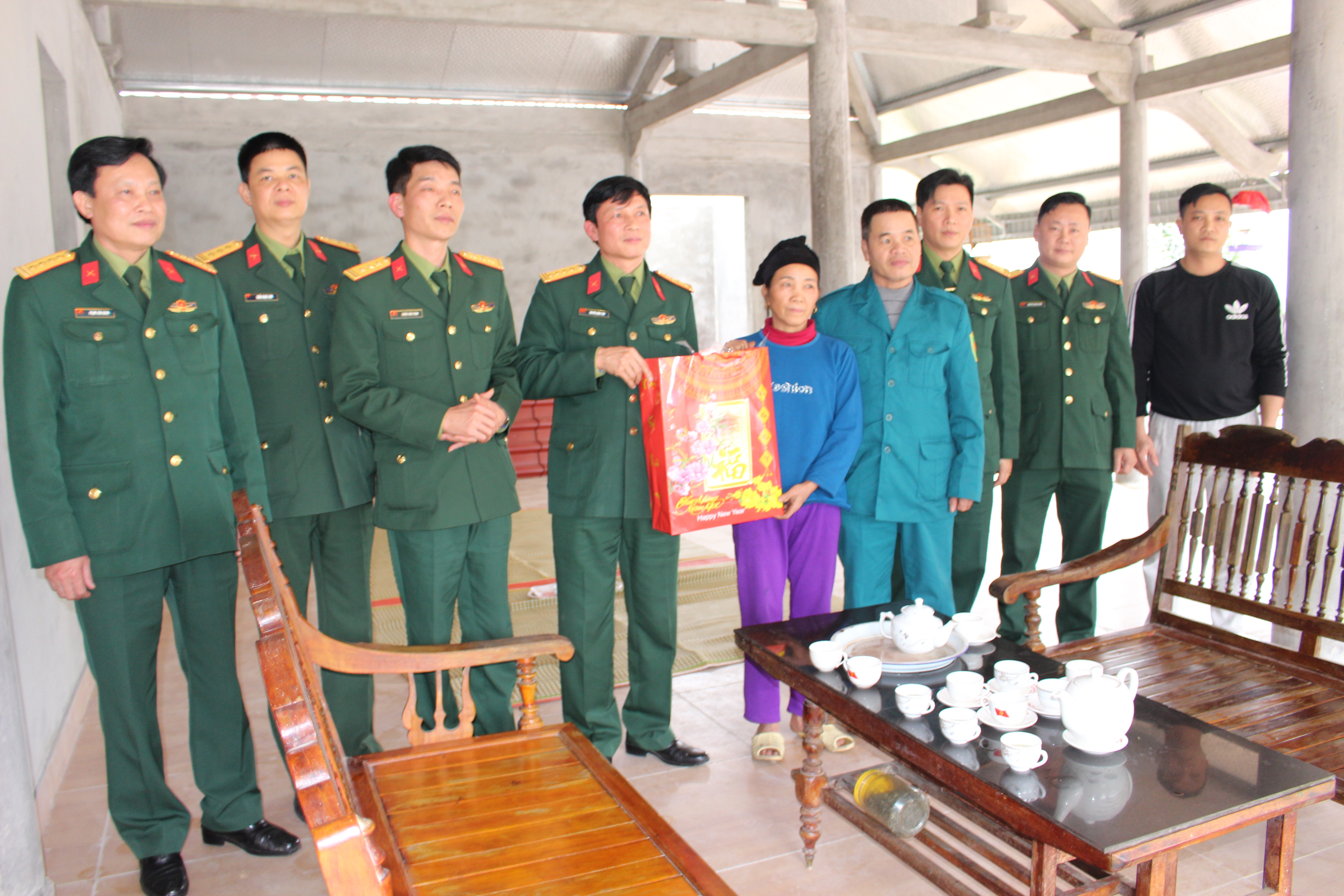 Gần 24 tỷ đồng thăm hỏi, tặng quà các đối tượng chính sách dịp Tết