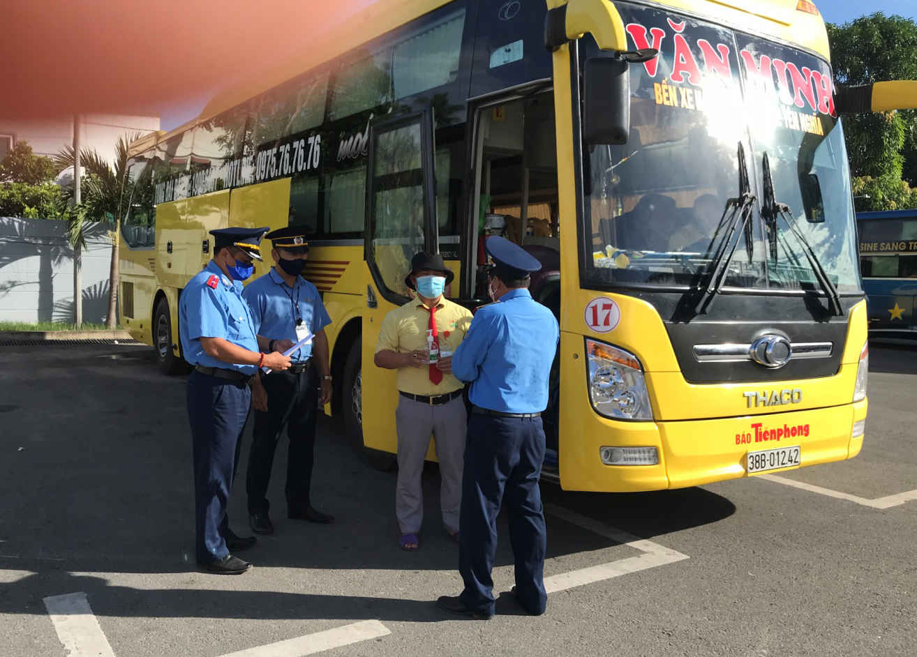 Bảo đảm trật tự an toàn giao thông gắn với phòng, chống dịch Covid-19