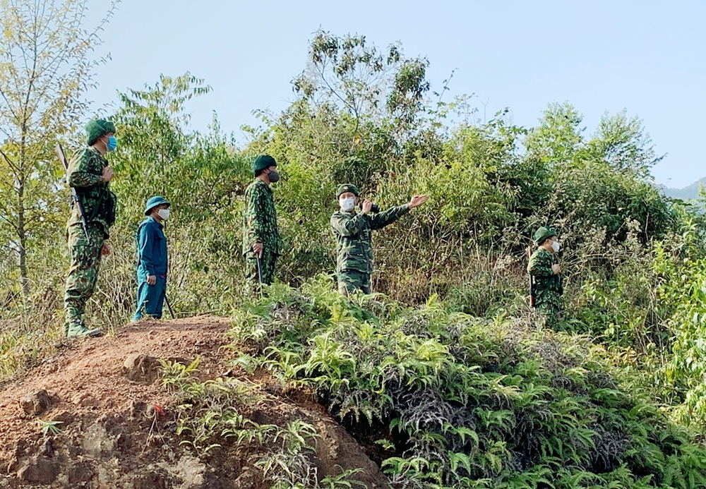 Cán bộ, chiến sĩ Đồn BP A Pa Chải, BĐBP Điện Biên tuần tra bảo vệ biên giới. Ảnh: Đặng Tuấn