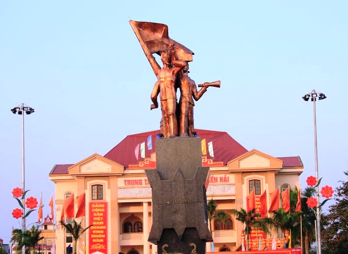 Âm vang tiếng trống năm ba mươi