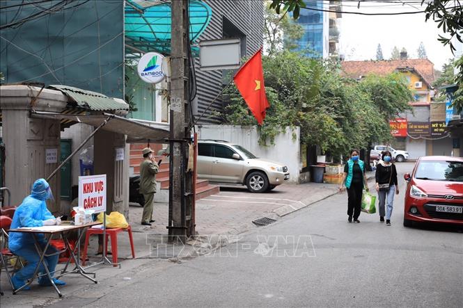 Hai trường hợp F1 của bệnh nhân 2229 dương tính với SARS-CoV-2
