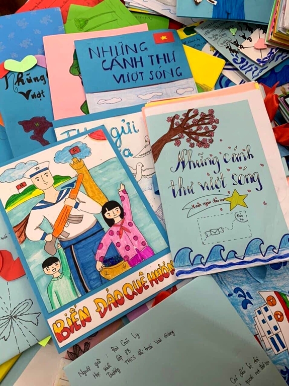 Những cánh thư vượt sóng