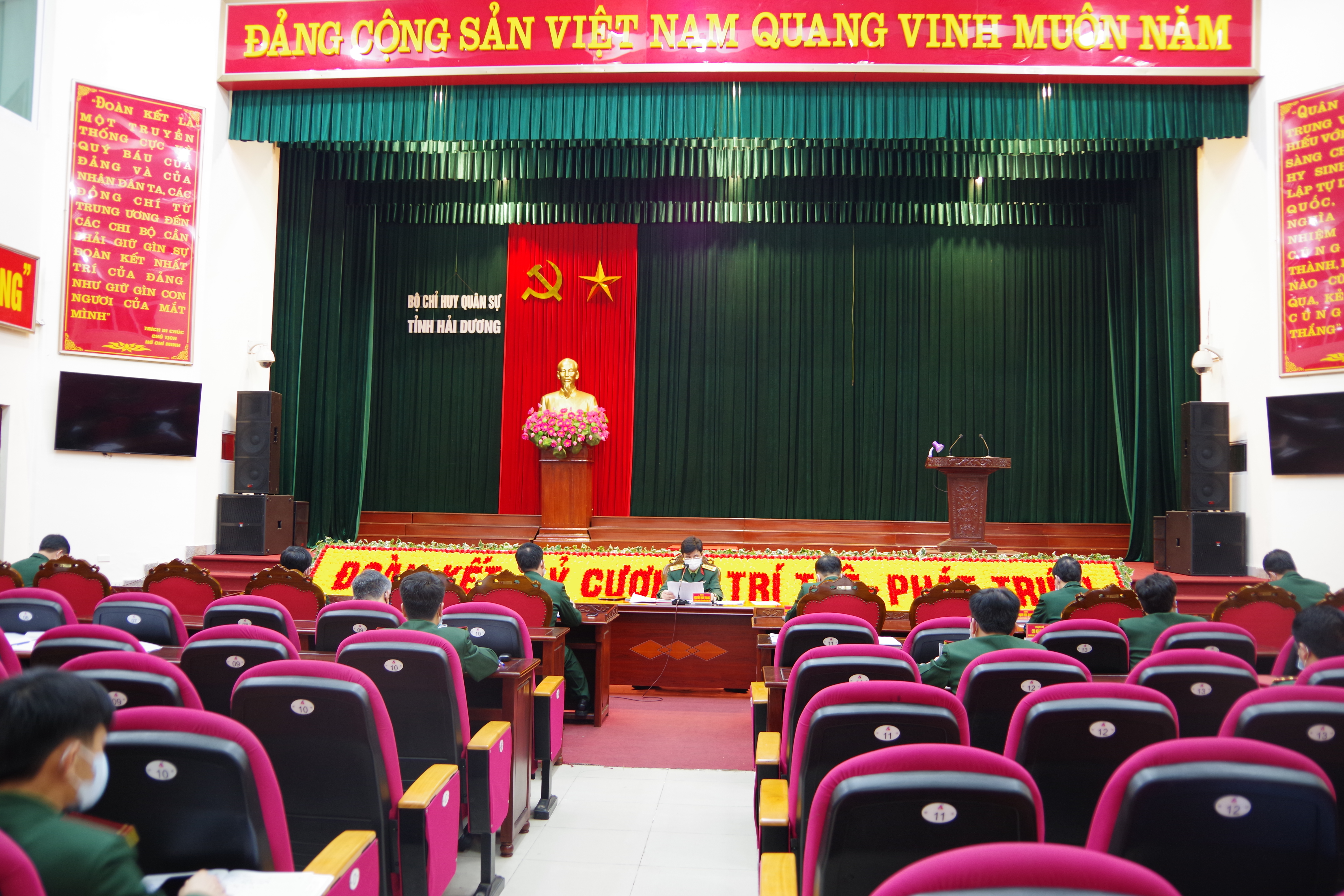 Bộ CHQS tỉnh Hải Dương: Khẩn trương ứng trực phòng, chống dịch Covid-19