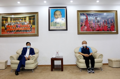 Bộ trưởng Nguyễn Ngọc Thiện thăm, chúc Tết Liên đoàn Bóng đá Việt Nam và HLV Park Hang-seo