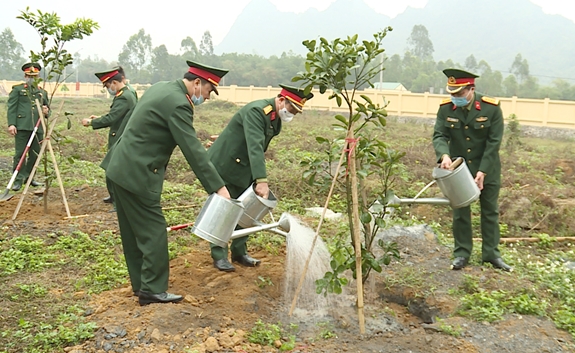 Nét đẹp của phong trào “Tết trồng cây” trong Quân đội