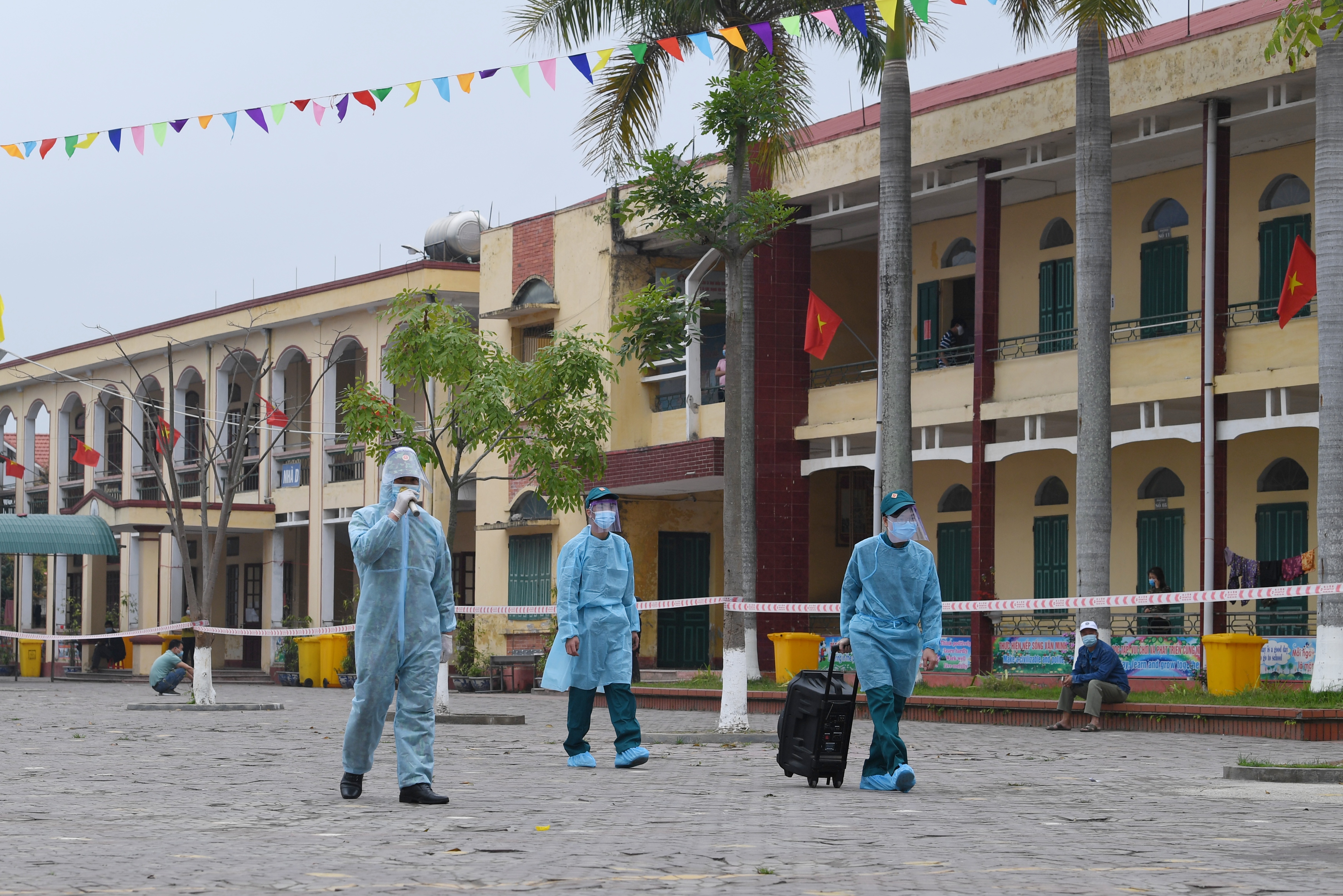 Bài 4: “Sao vuông” xung kích