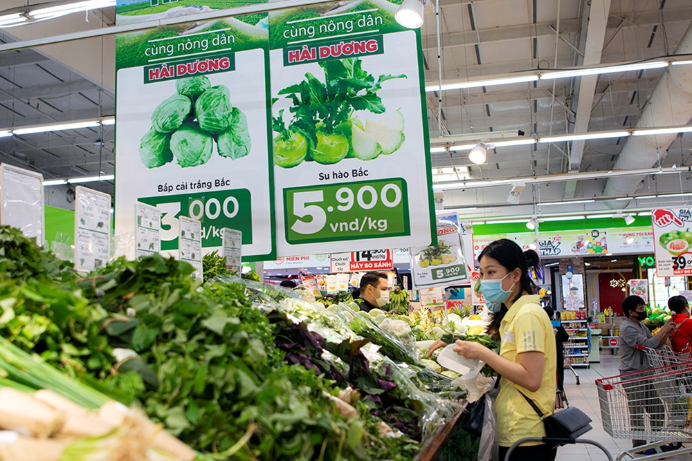 Hệ thống siêu thị Big C (Hà Nội) thực hiện chương trình đẩy mạnh tiêu thụ các mặt hàng nông sản, nhằm hỗ trợ người nông dân tỉnh Hải Dương giảm bớt về thiệt hại kinh tế. Từ ngày 22-2 siêu thị áp dụng chương trình bán hàng ưu đãi các loại nông sản gồm: Su hào, bắp cải, cà rốt, ngô,… Các mặt hàng này được để tại một khu vực riêng, ghi rõ xuất xứ từ Hải Dương. Dự kiến mỗi tuần Big C sẽ tiêu thụ khoảng 70 tấn nông sản và sẽ tiếp tục tiêu thụ các sản phẩm của Hải Dương cho đến cuối mùa vụ.