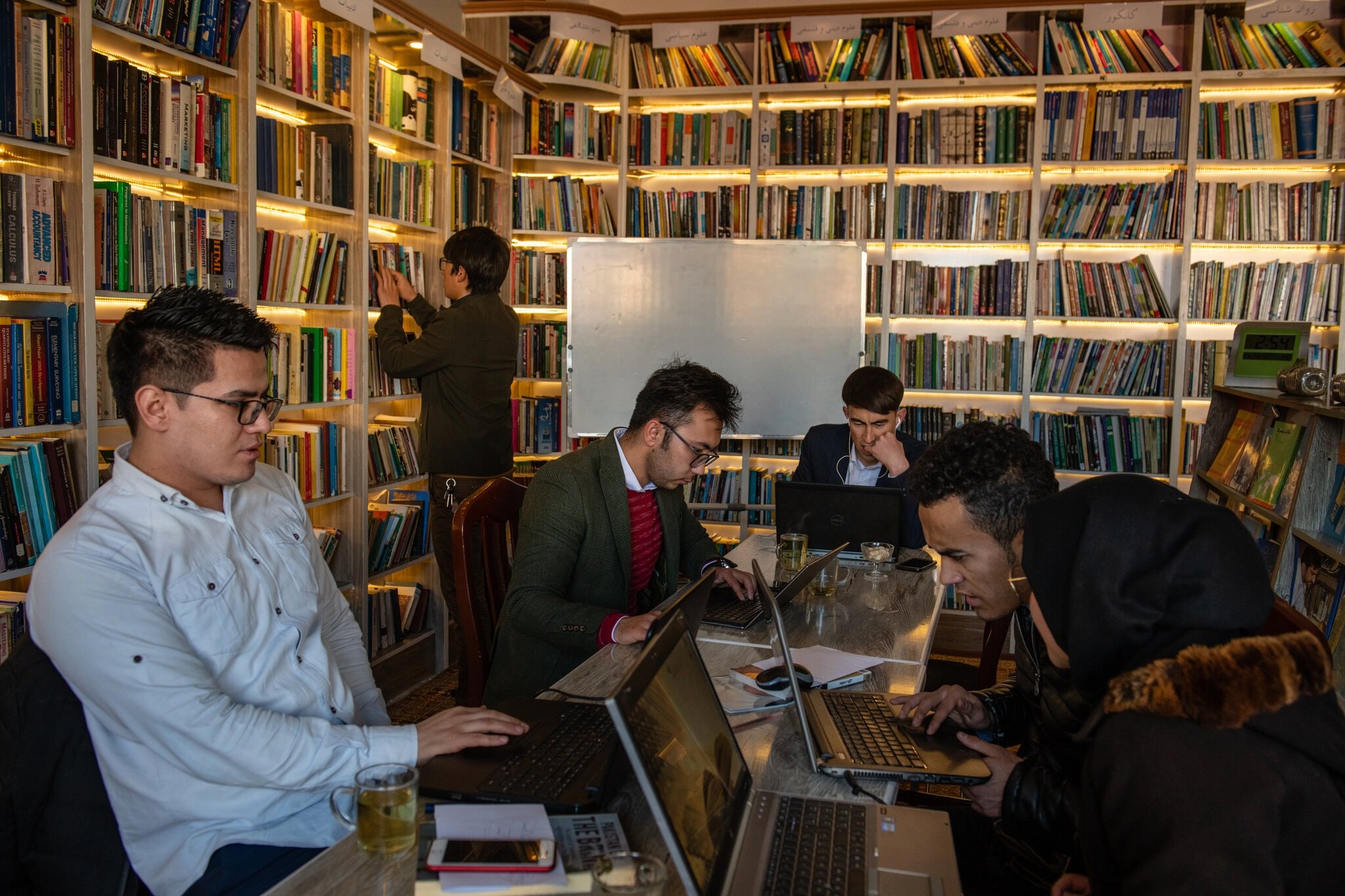 “Cú tát mạnh” với khủng bố tại Afghanistan