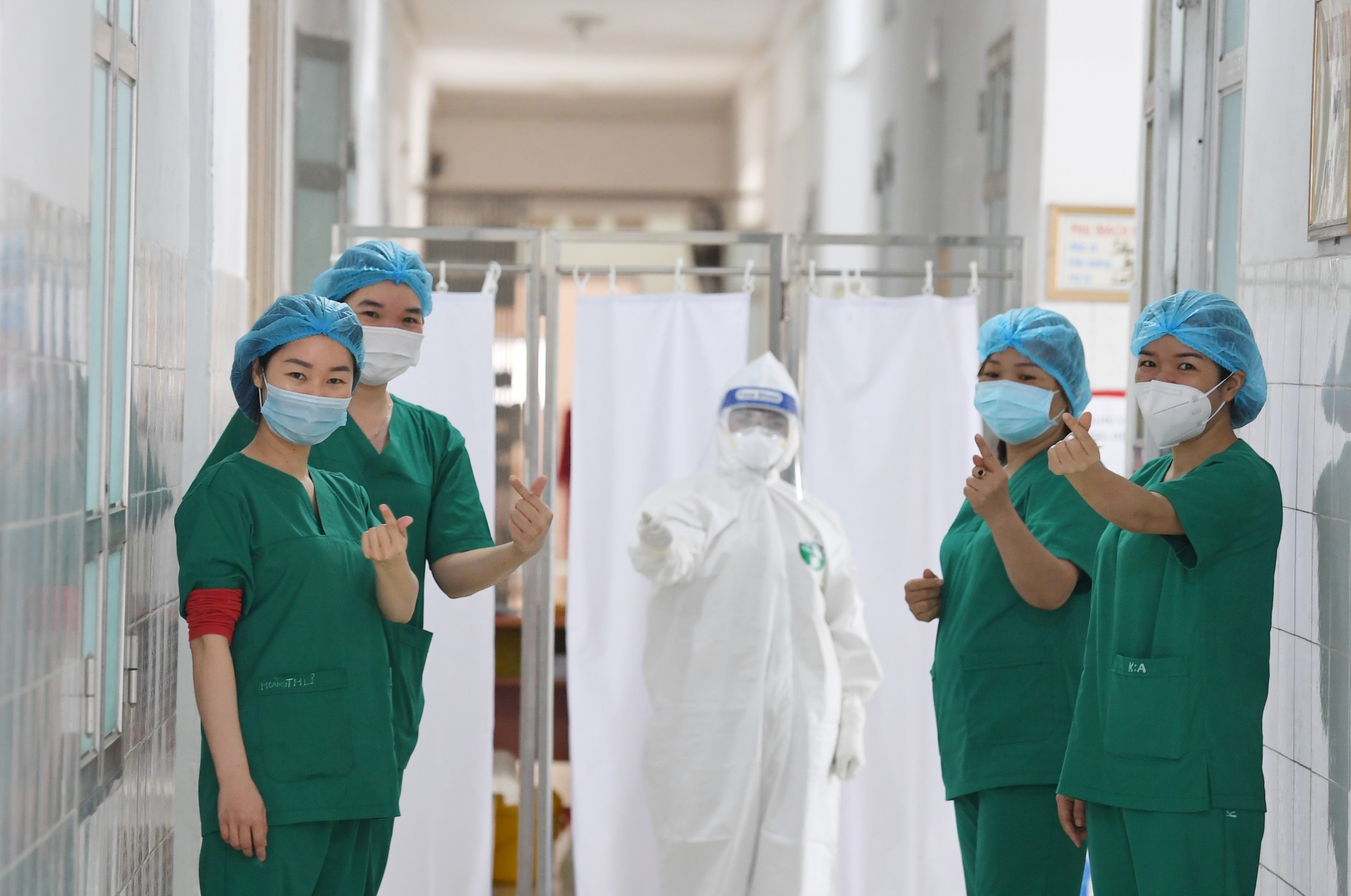 Những “chiến binh áo trắng”