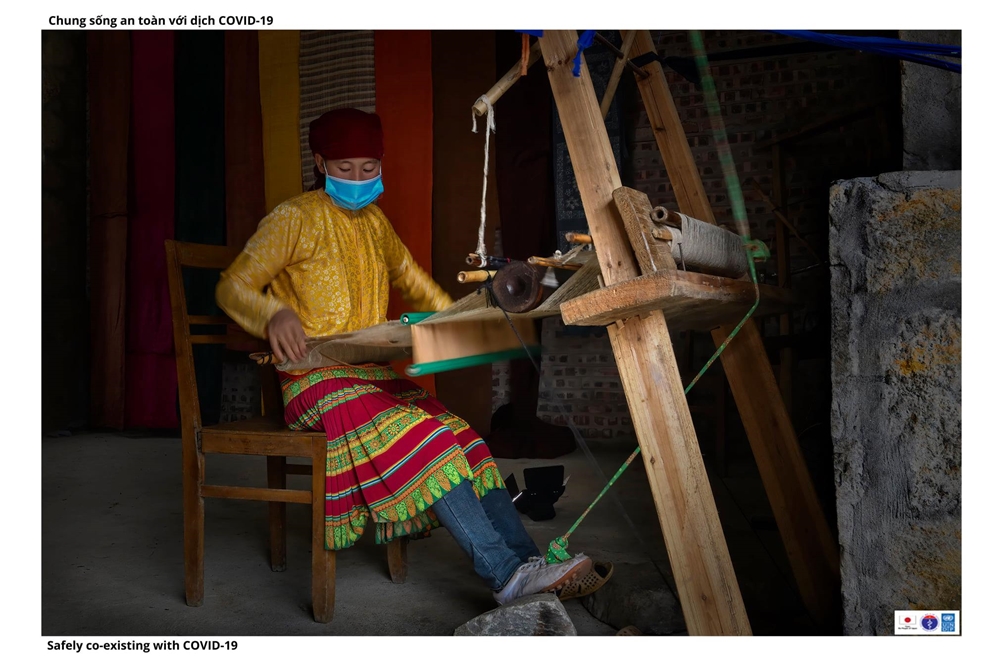 Dệt Lanh thôn Sà Phìn nổi tiếng trong nước và quốc tế.