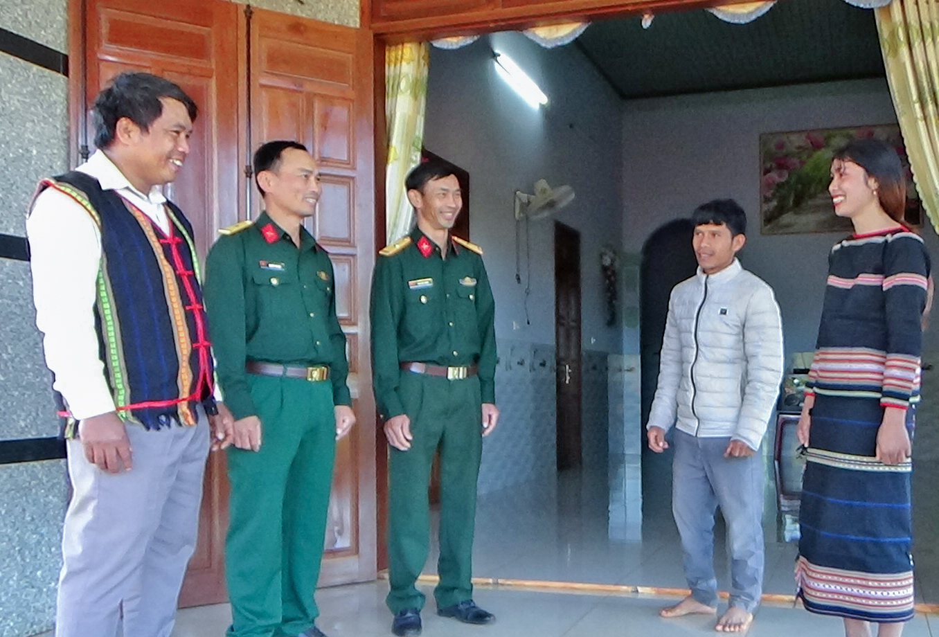 Công ty Bình Dương chăm lo “trụ cột” của thôn, làng