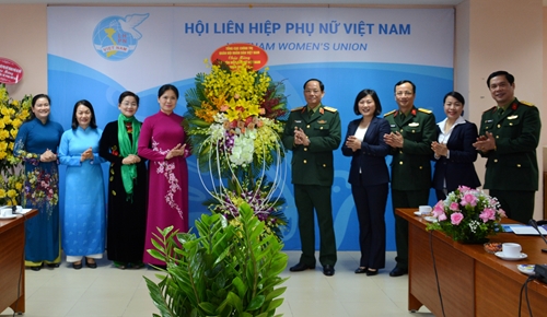 Thượng tướng Trần Quang Phương thăm, chúc mừng Trung ương Hội Liên hiệp Phụ nữ Việt Nam nhân dịp 8-3