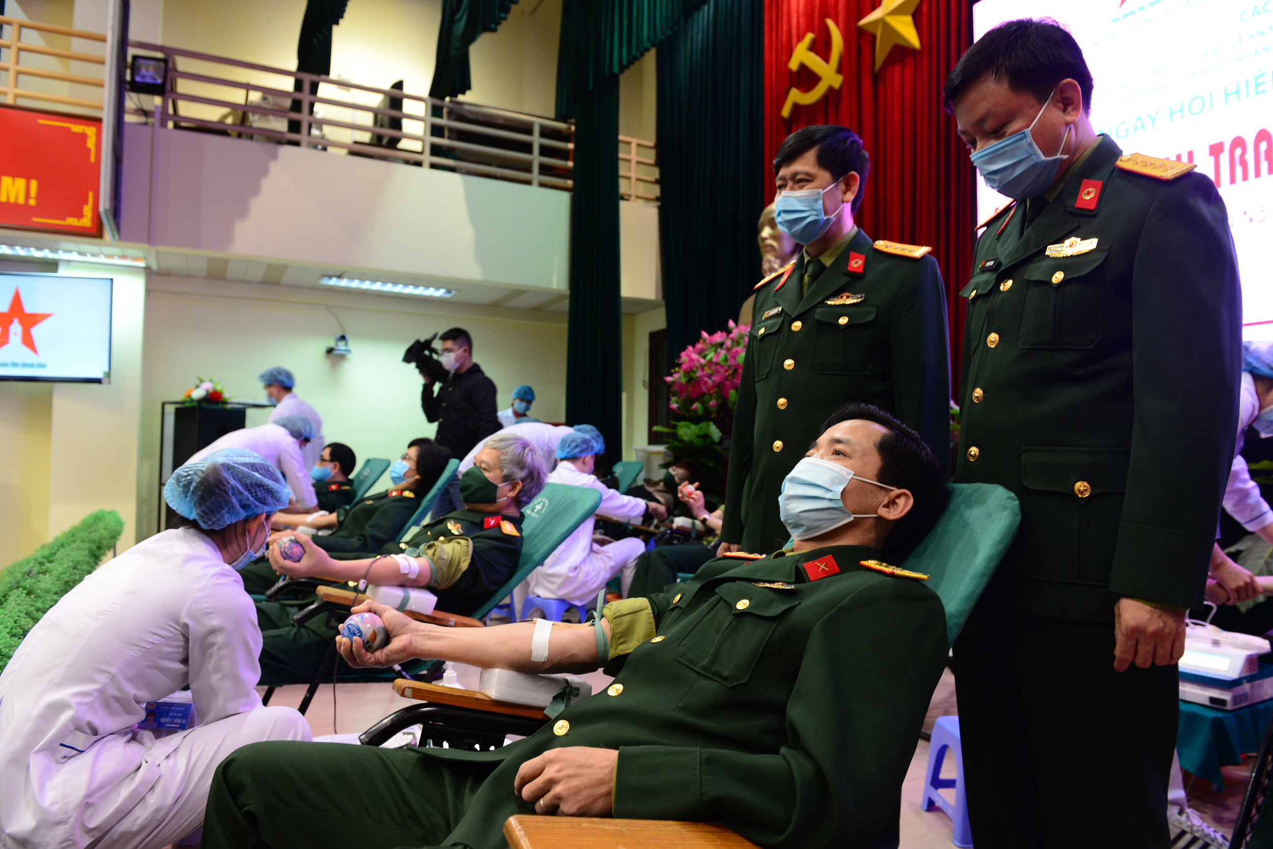 Ngày hội hiến máu tình nguyện “Màu áo xanh trao giọt hồng yêu thương”