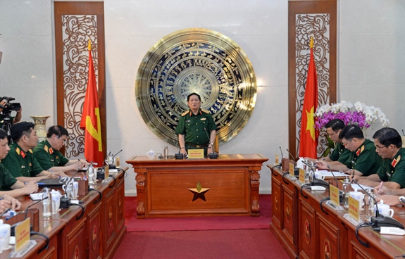 Đại tướng Ngô Xuân Lịch thăm và làm việc tại Bộ tư lệnh Quân khu 7