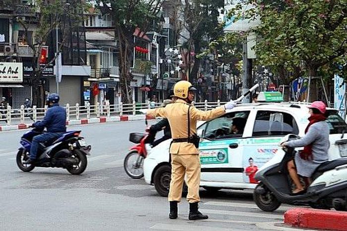 TP Hà Nội xử phạt 918 phương tiện chở khách vi phạm trong 2 tháng đầu năm 2021

