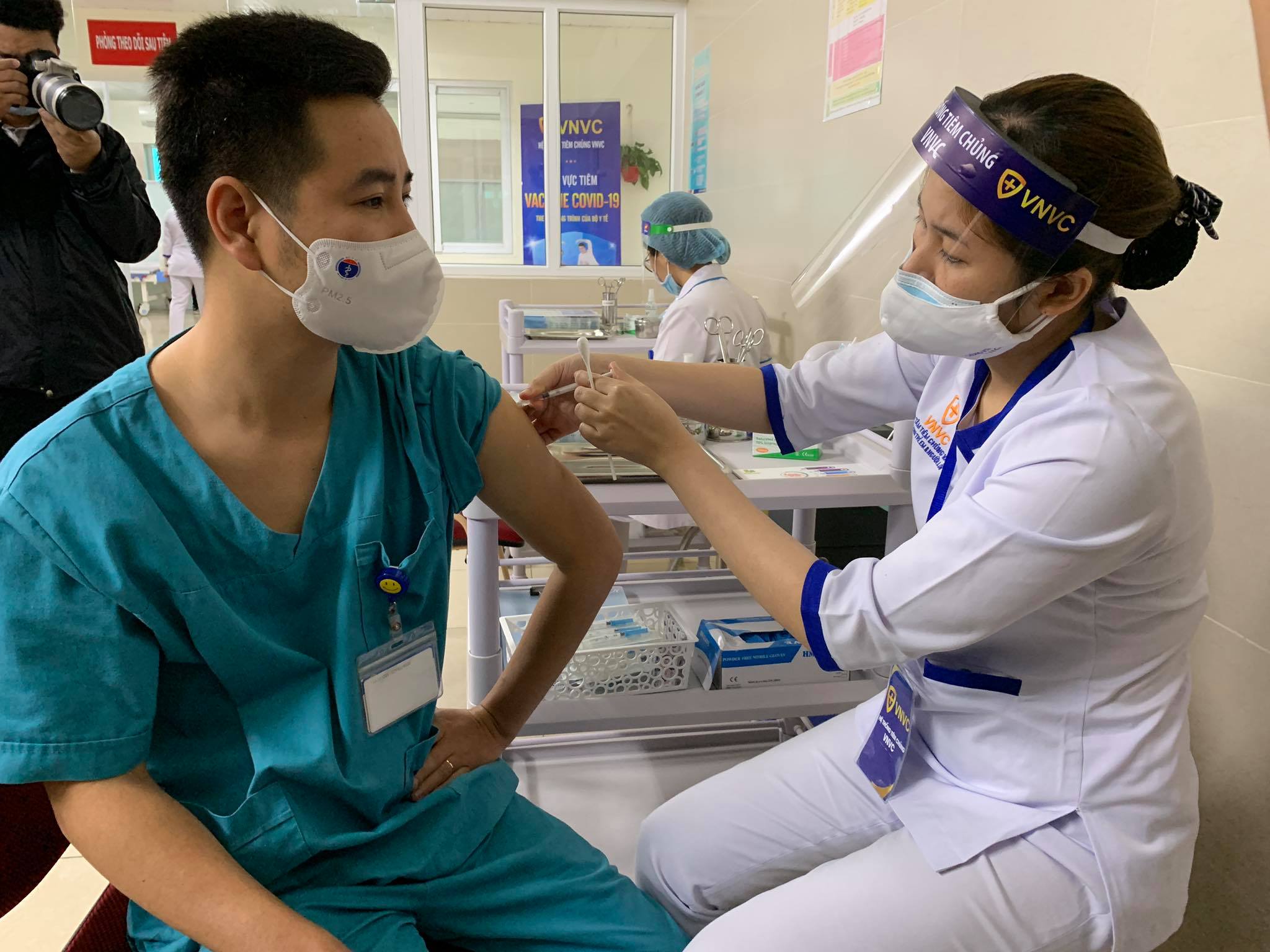 Hà Nội bắt đầu triển khai tiêm vaccine phòng Covid-19