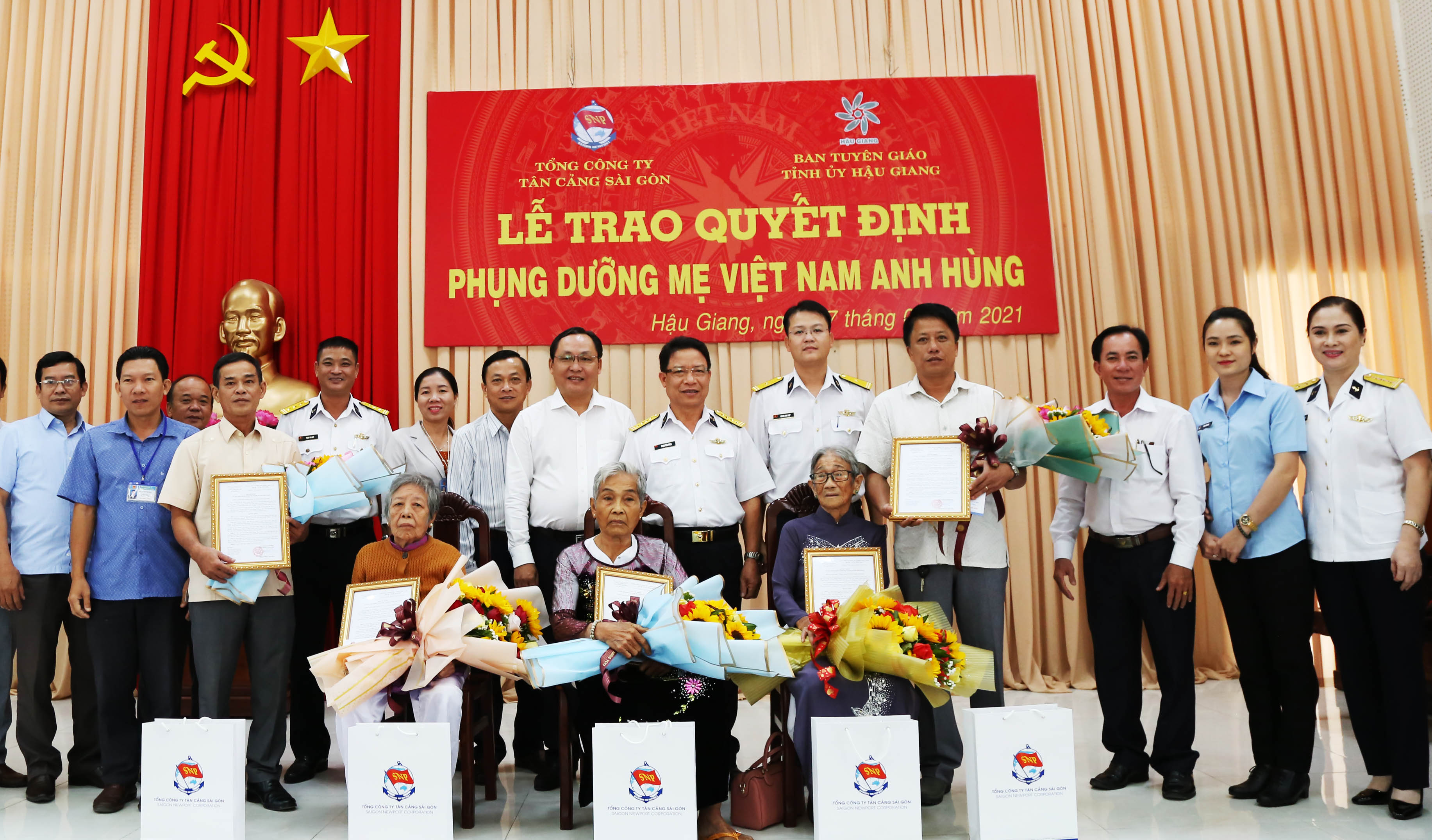 Sáng đẹp truyền thống “Đền ơn đáp nghĩa”