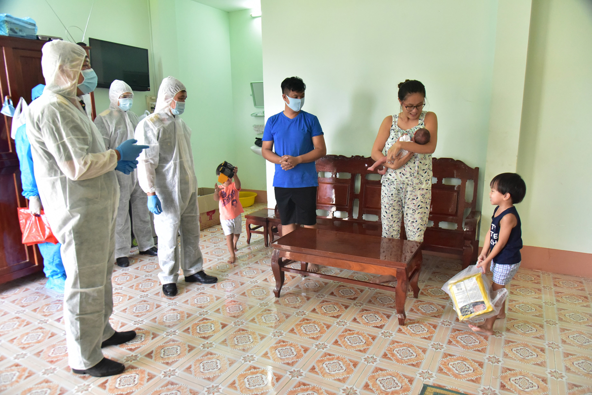 Lặng thầm trên trận tuyến chống dịch

