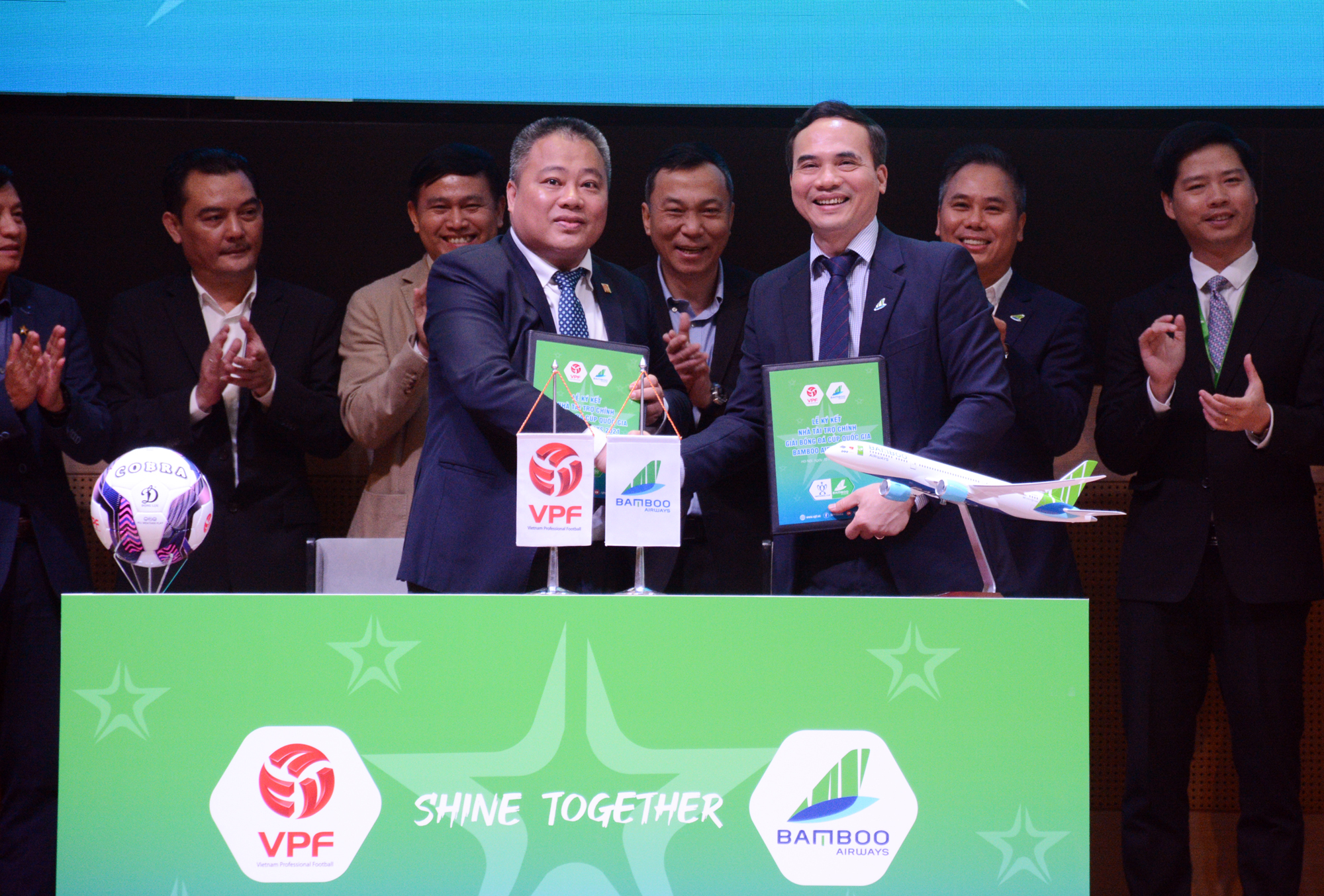 Bamboo Airways là nhà tài trợ chính Giải Bóng đá Cúp Quốc gia 2021