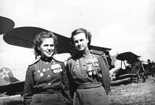 Chiến công xuất sắc của hai nữ Anh hùng phi công Liên Xô