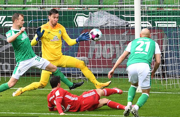 Atletico bị cầm hòa, Bayern thắng dễ