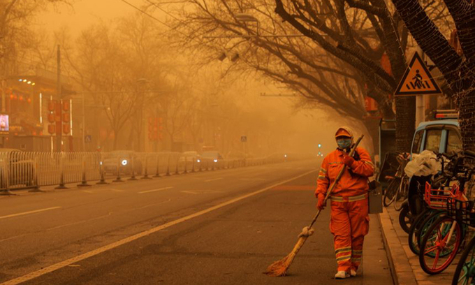 Bắc Kinh chìm trong bụi cát