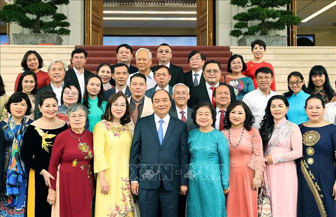 Thủ tướng Nguyễn Xuân Phúc gặp gỡ đại biểu Quỹ Học bổng Vừ A Dính