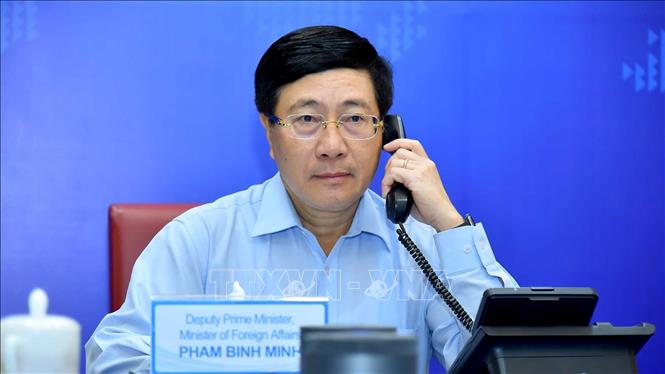 Phó thủ tướng, Bộ trưởng Bộ Ngoại giao Phạm Bình Minh điện đàm với Bộ trưởng Ngoại giao Cuba 