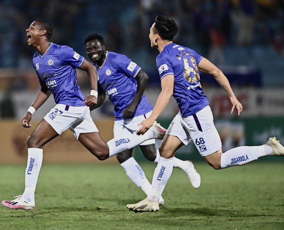 Hà Nội FC giành chiến thắng sát sao trước Thanh Hóa 