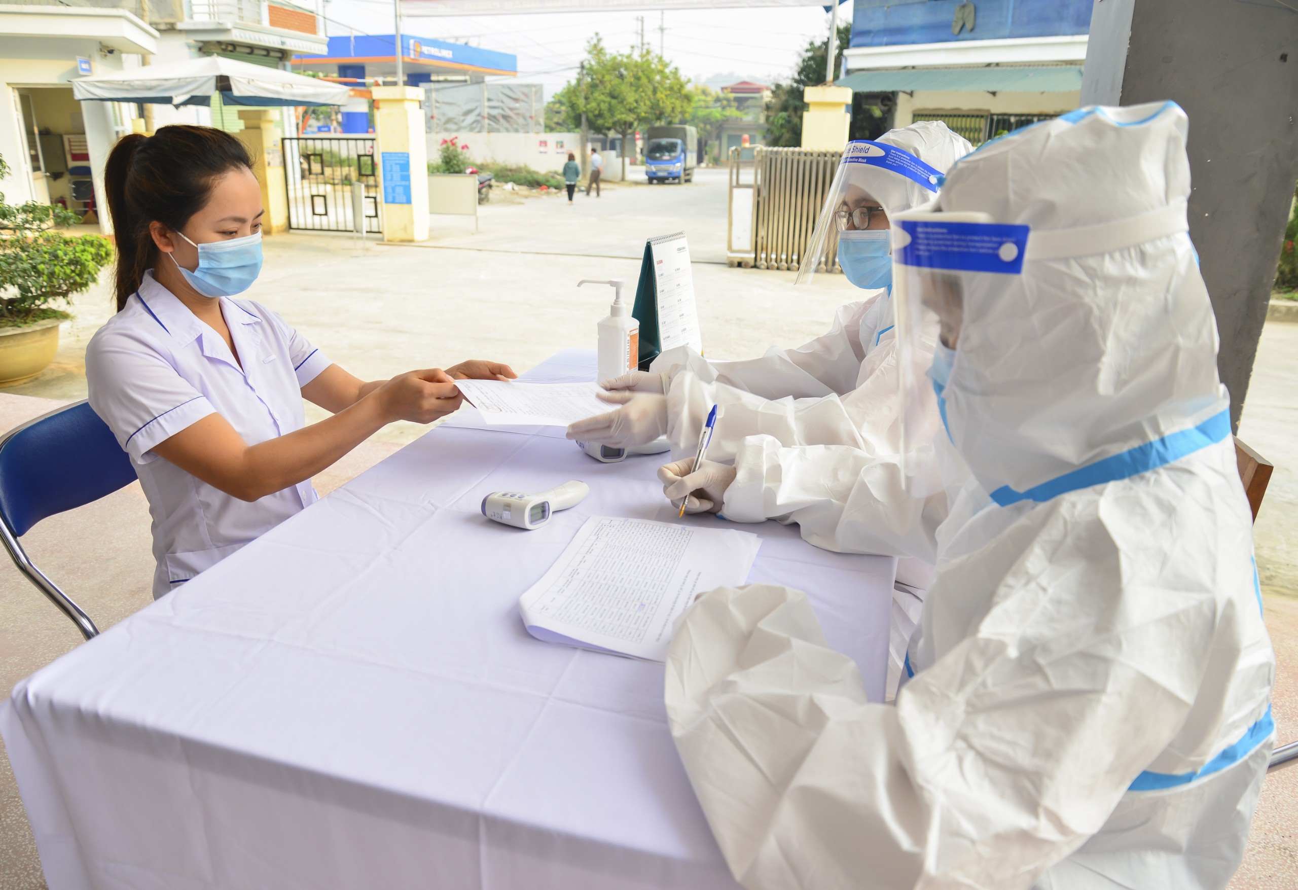 Điện Biên: 80 cán bộ, nhân viên y tế được tiêm vaccine Covid-19 trong ngày đầu tiên