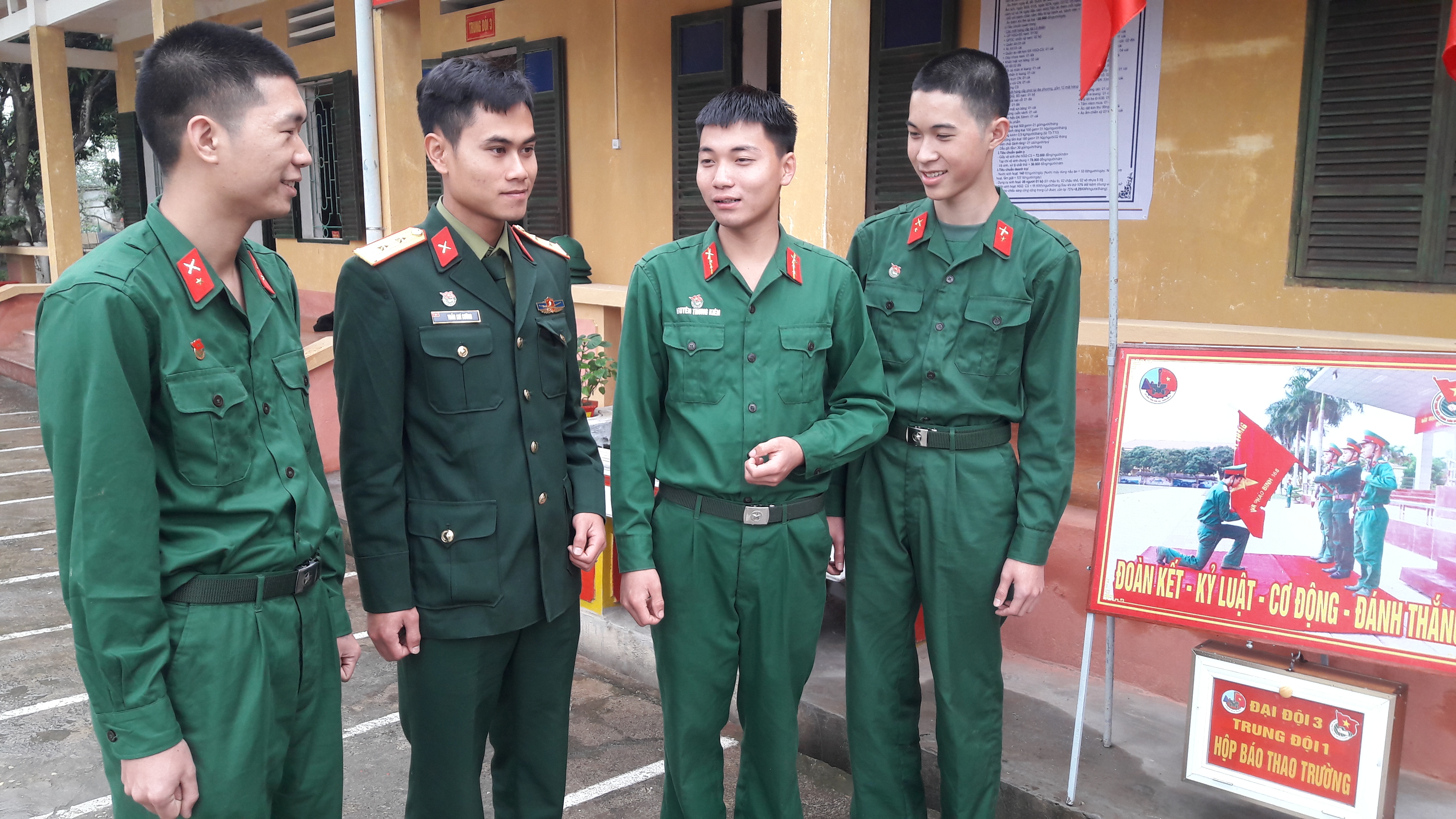 Dành phụ cấp giúp gia đình và nuôi ước mơ