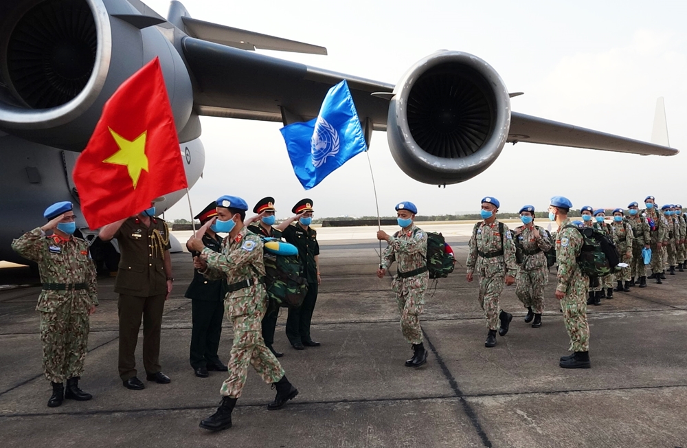 Đội hình BVDC 2.3 chính thức lên máy bay C-17.